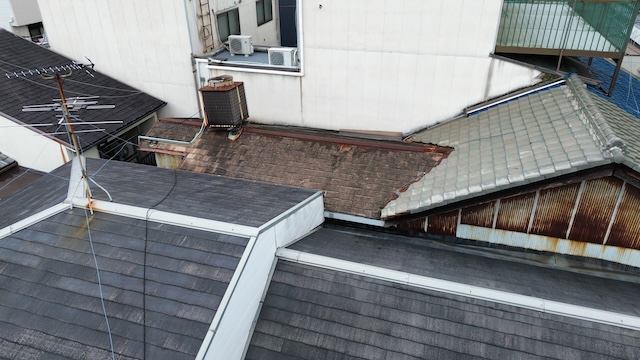 貸し店舗屋根の状態確認
