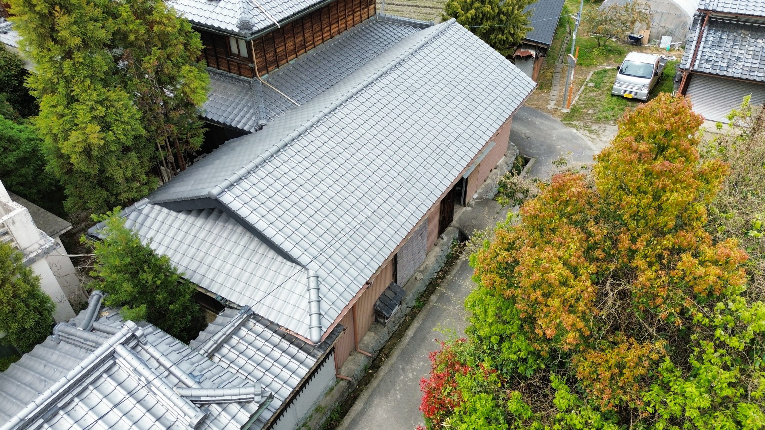 長屋の屋根を葺き替えました