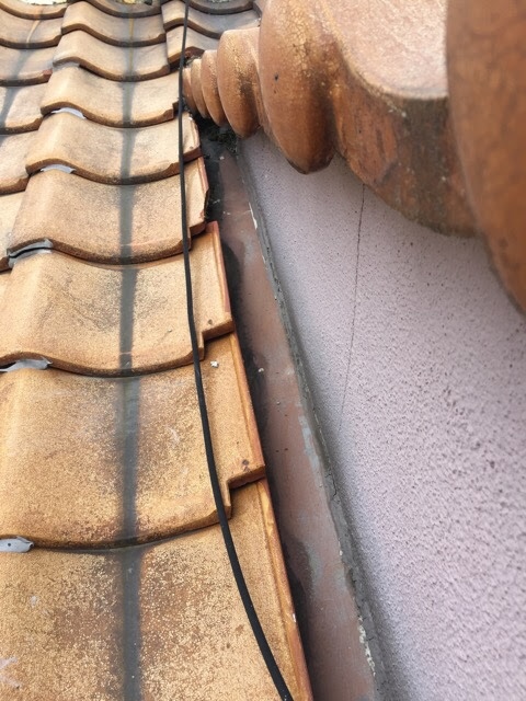 壁際板金の取り合い