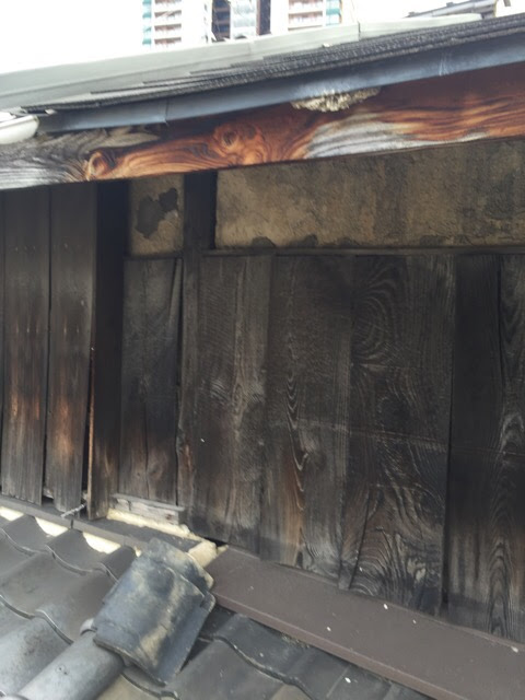 京都府向日市 屋根と外壁の境目や軒先木部の劣化状況