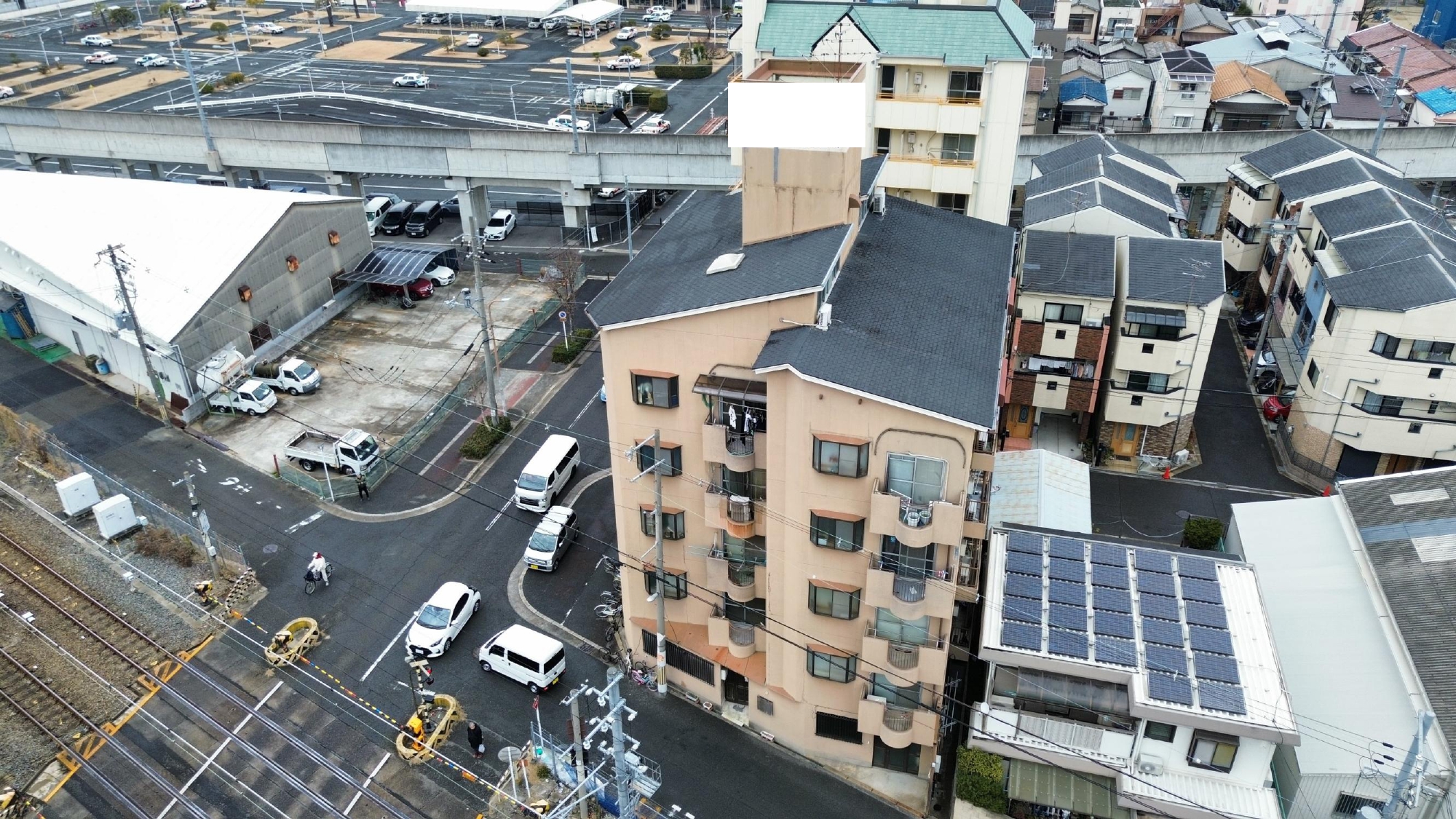 側面からのマンション