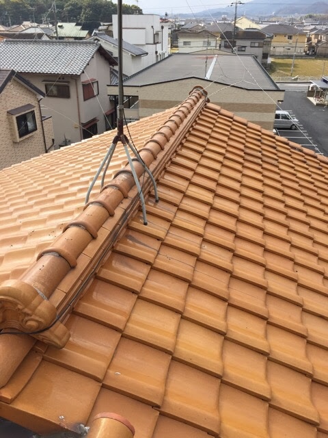 京都市西京区の陶器瓦屋根の現地調査風景