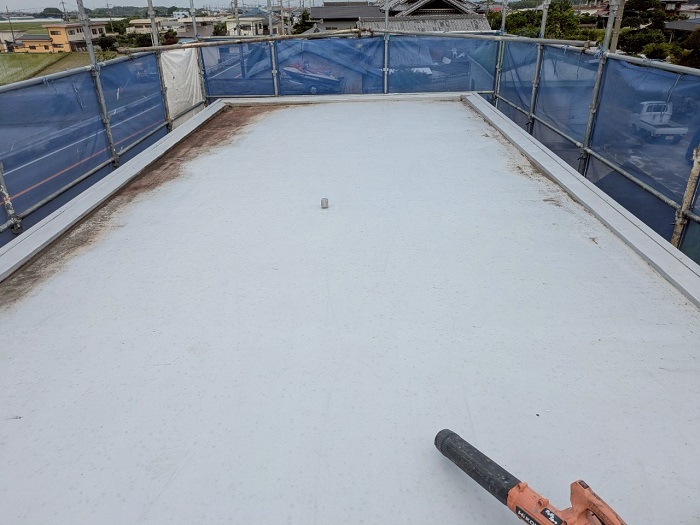 加古郡播磨町で田島オルタックエースを用いて屋上ウレタン防水工事を行う前の様子