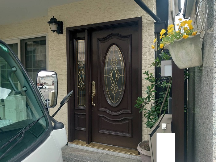 神戸市須磨区で玄関ドア交換としてリクシルのリシェントを使用する前の様子