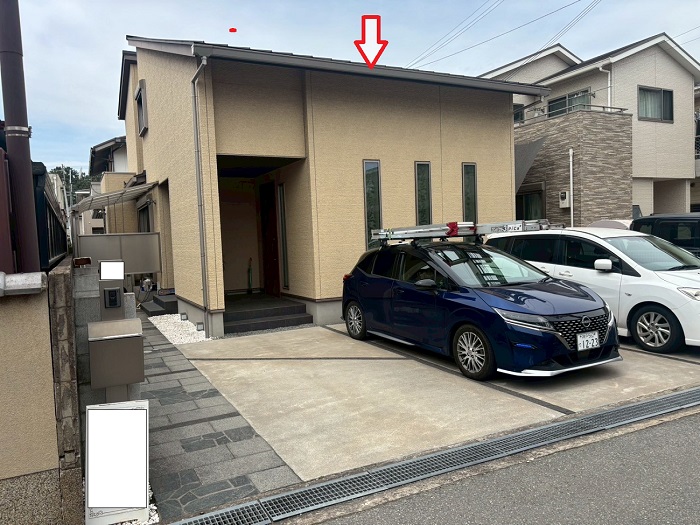 加古川市でエスロンVM１２０Ⅱを用いて住宅用の軒樋交換を行う前の様子