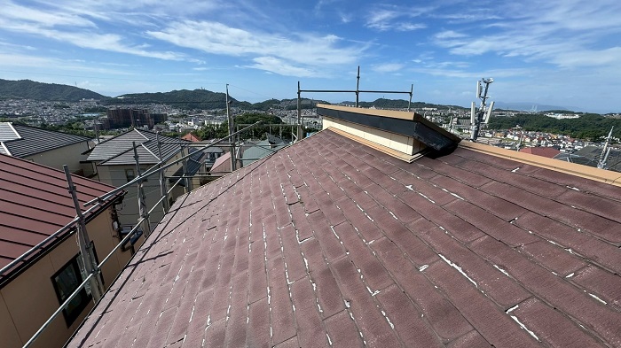 神戸市北区で片流れのパミール屋根リフォームでコスパ最強のカバー工事を行う前の様子