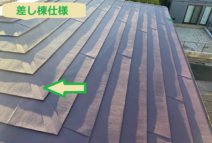 川西市で面積59㎡、寄棟、差し棟仕様の屋根カバー工事を行う現場で差し棟取り付け