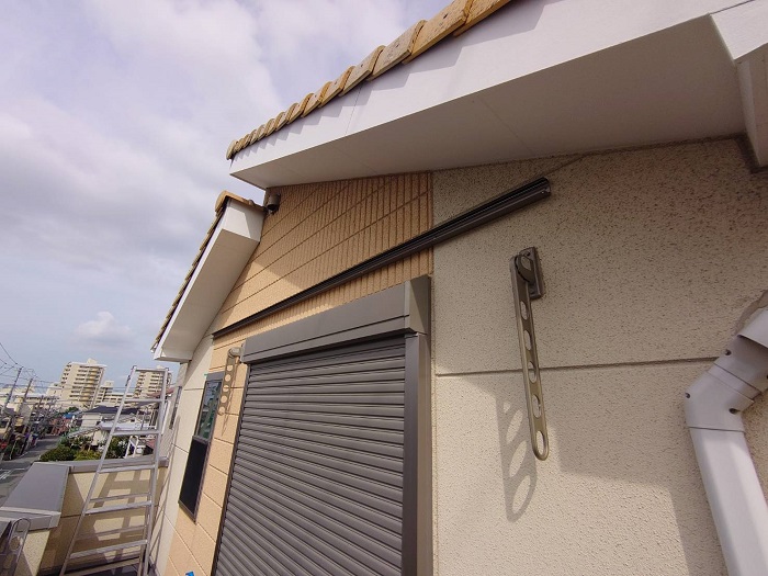 神戸市垂水区でベランダ屋根にスピーネR型の新設工事を行う現場の施工前