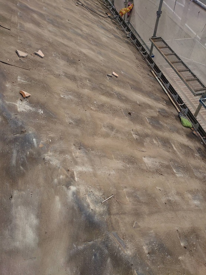 屋根撤去後の防水シート