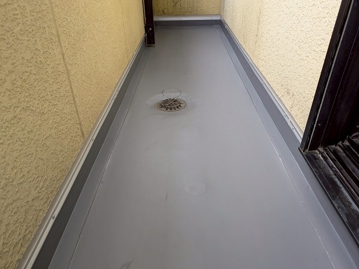 神戸市中央区の大和ハウス戸建てでベランダの塩ビシートを貼り替えた後の様子