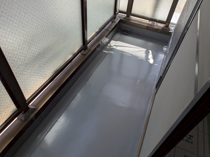 宝塚市で田島オルタックエースを用いてベランダ防水工事を行った後の様子