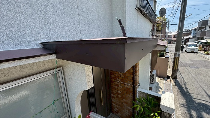神戸市兵庫区で腐食しかけた破風板への板金工事を行った後の様子