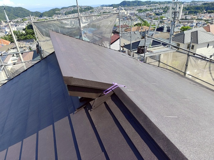 神戸市北区で片流れのパミール屋根リフォームでコスパ最強のカバー工事を行った後の様子