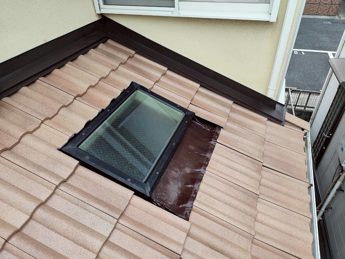 伊丹市で下屋根の洋瓦をフレンチに葺き替えて雨漏りを解決した後の様子