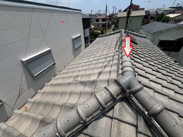 西宮市で棟瓦取り直しを行う前の様子