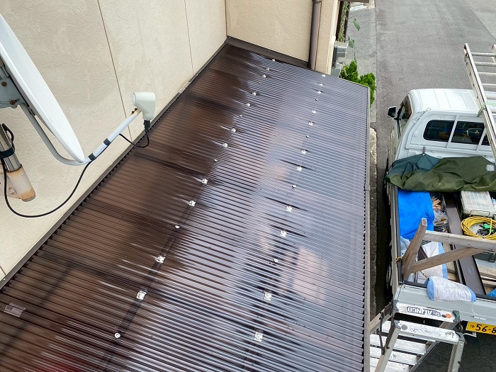 貼り替えた波板