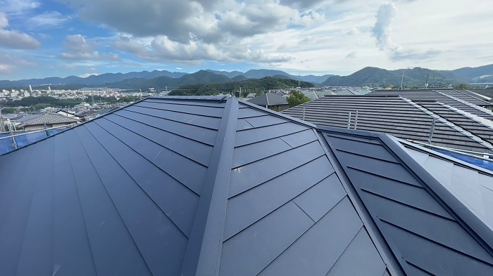 神戸市北区での屋根カバー工事完了
