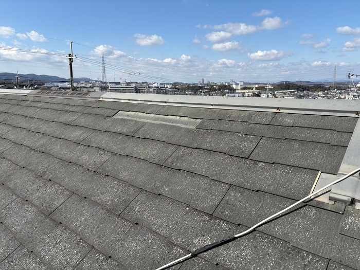 西宮市で屋根断熱工事として換気棟を用いてスーパーガルテクトでカバー工事を行う前の様子