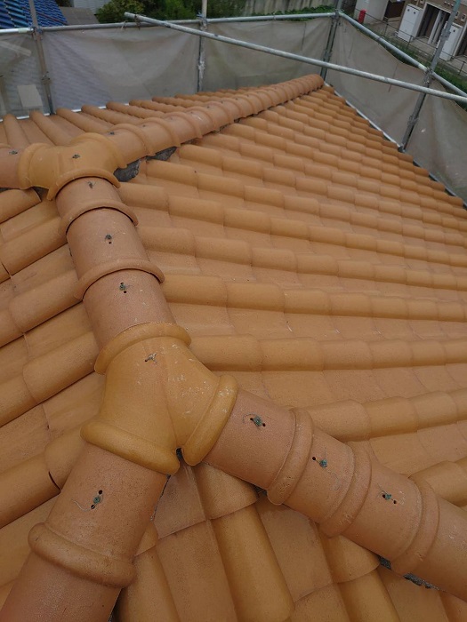 屋根工事で葺き替えを行う前の様子