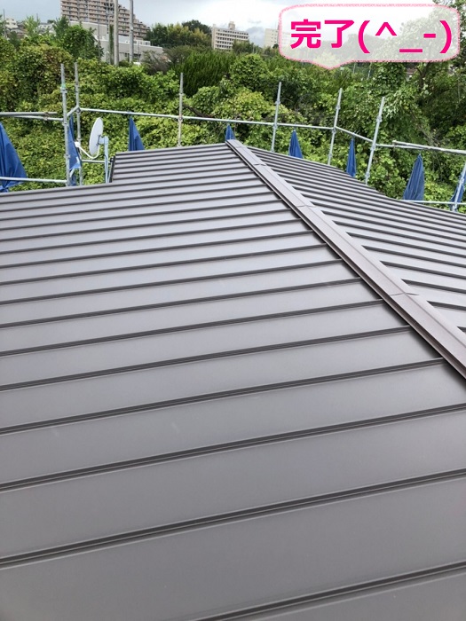 神戸市北区での３階建てハイツでの瓦棒屋根交換が完了