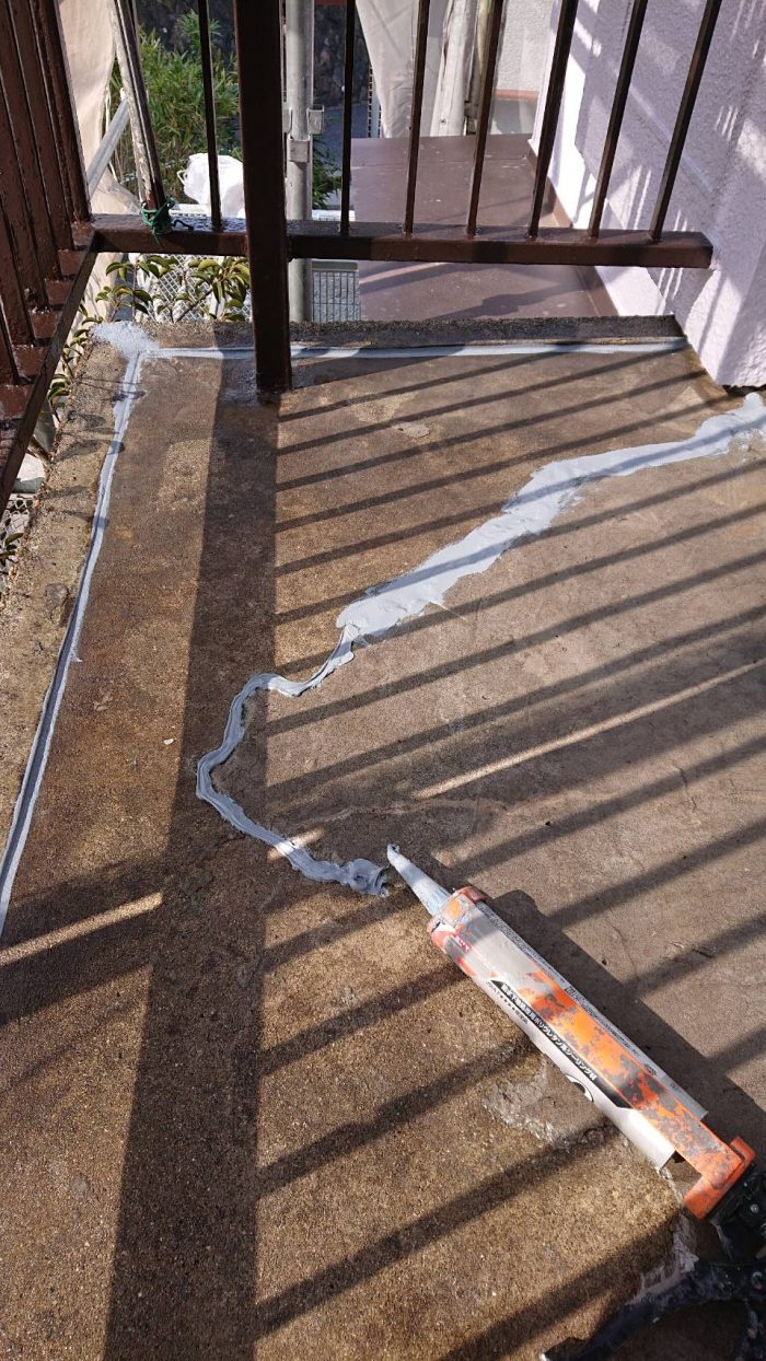 新たに補修した土間の様子