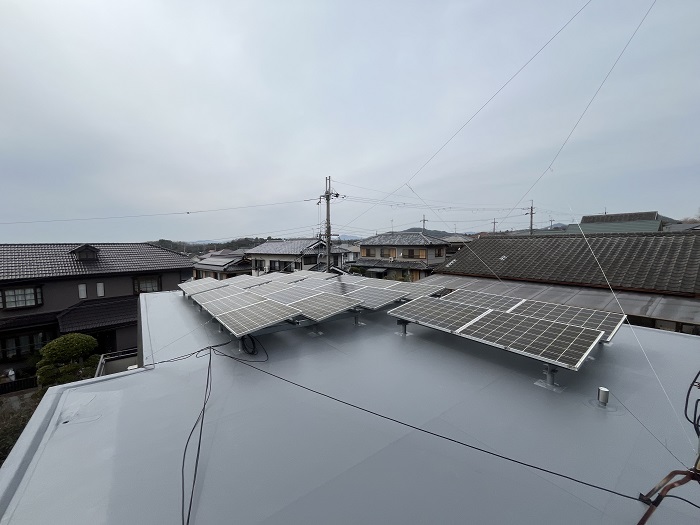 三田市でヘーベルハウス戸建ての屋上防水工事で塩ビシートを貼り替えた後の様子