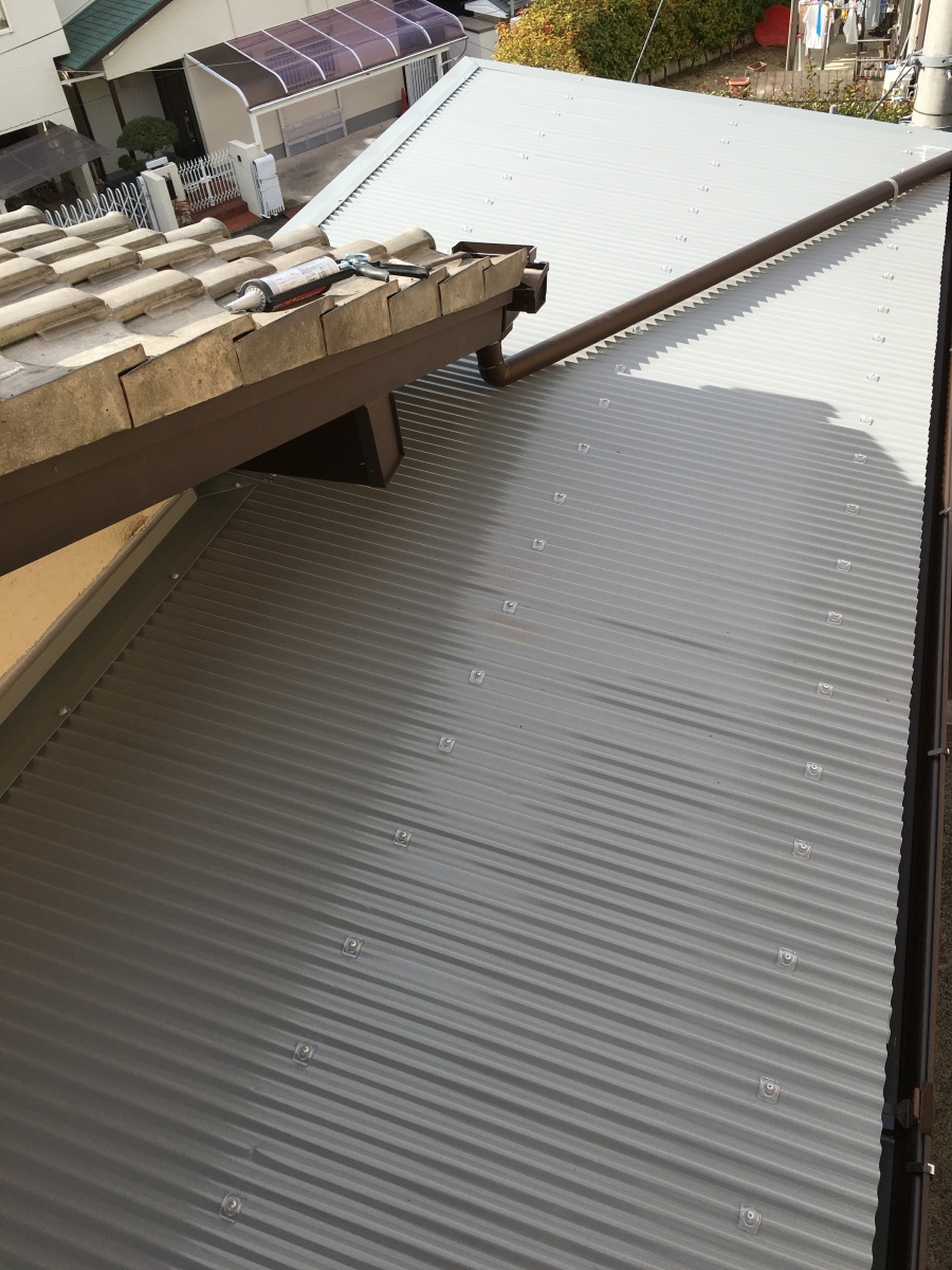 波トタン貼り