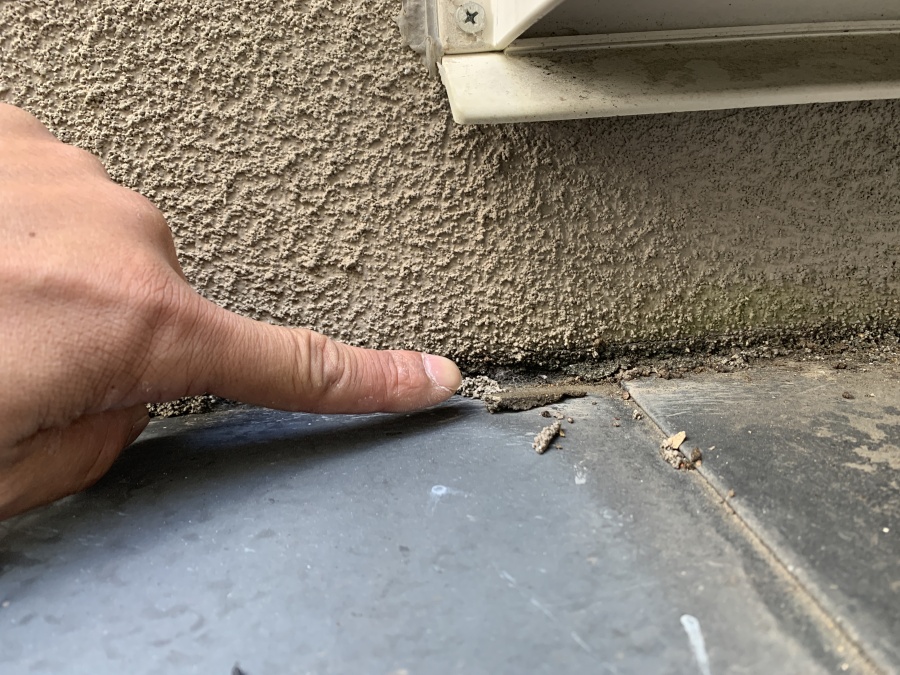 コーキングが切れている様子