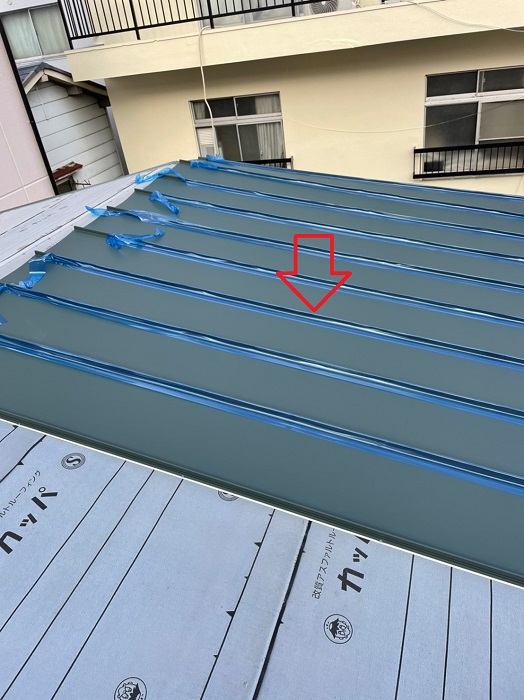 神戸市屋根カバー工事事例　立平葺き