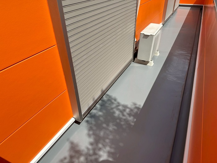 淡路市でウレタン防水通気緩衝工法を用いてベランダ防水の膨れやひび割れを予防した後の様子