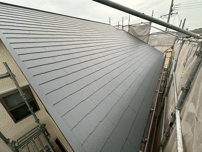 神戸市垂水区で色褪せたスレート屋根を遮熱塗料で塗り替えた後の様子