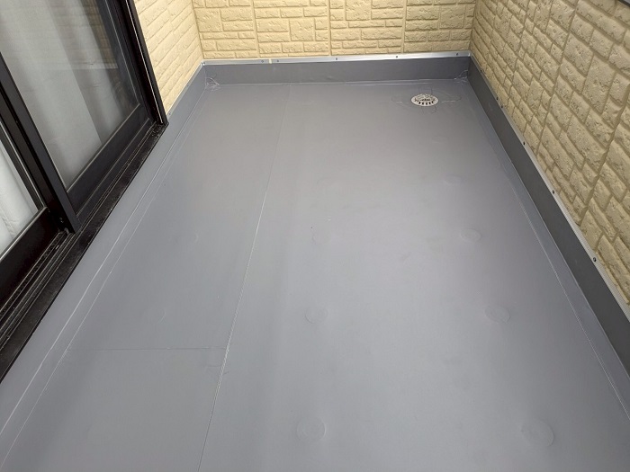 丹波篠山市で大和ハウス戸建てのベランダシート防水を優良業者が貼り換えた後の様子