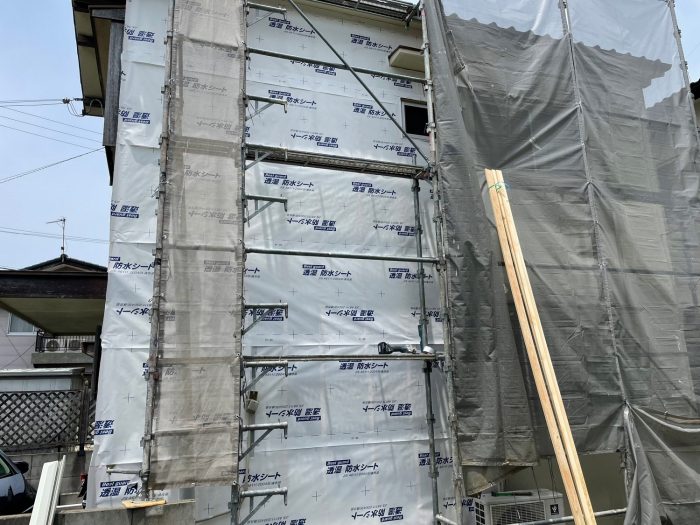 外壁修理で防水シートを貼った様子