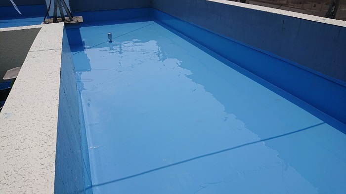ウレタン防水通気緩衝工法で中塗り完了
