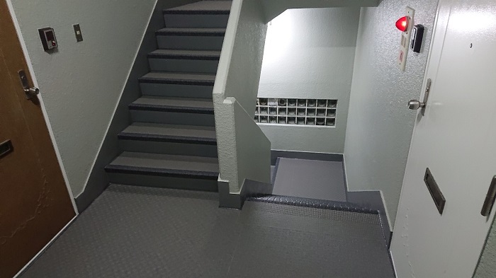 尼崎市共用廊下階段の工事完了