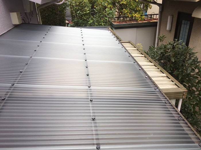 西宮市でのポリカ波板貼り替え完了