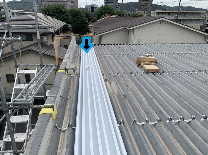 折板屋根の荷上げ完了