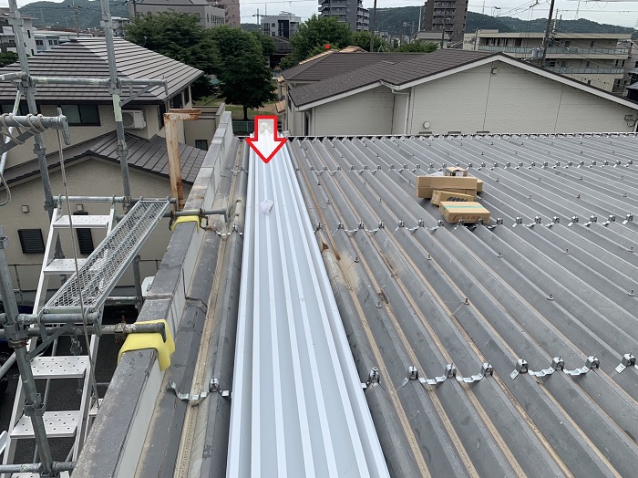 折半屋根を上げた様子