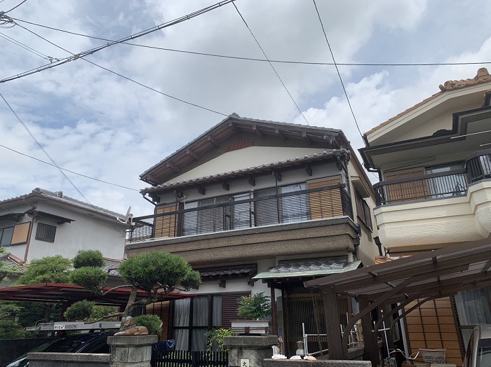 伊丹市で屋根葺き替え工事をする前の様子