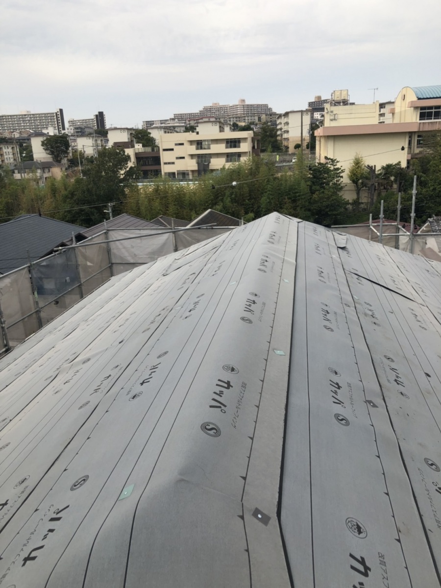 防水シートを貼った様子