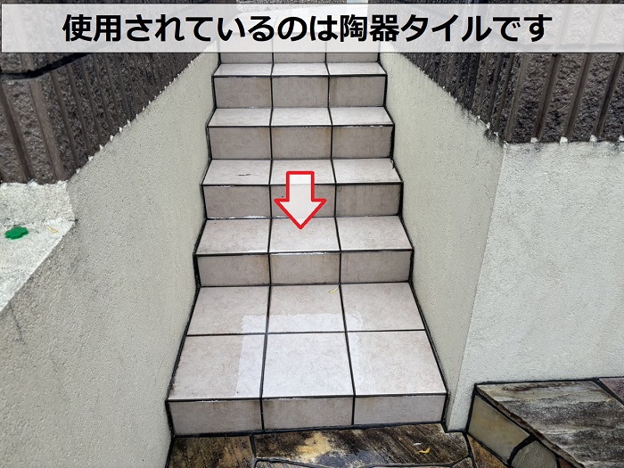 三田市戸建ての外構に使用されているのは陶器タイル