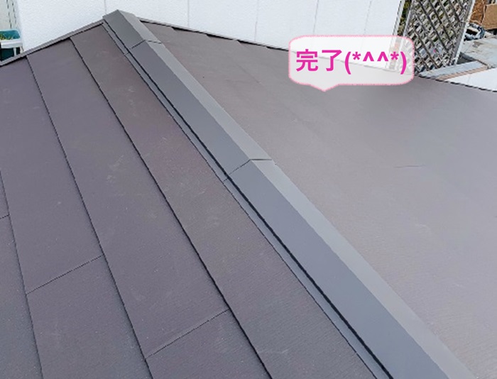 神戸市東灘区のテラスハウスの屋根に下地用合板を増し貼りするカバー工法が完了した様子