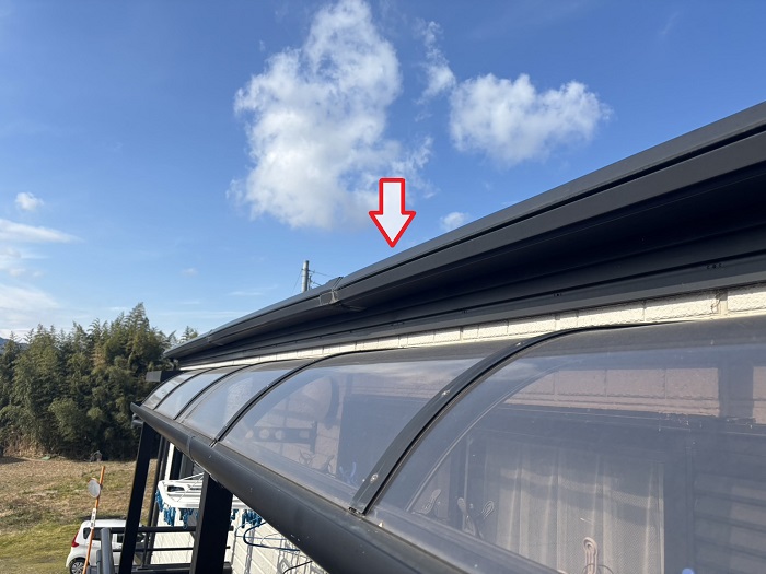 洲本市で積水ハウス戸建ての水漏れしている軒樋交換を行う前の様子