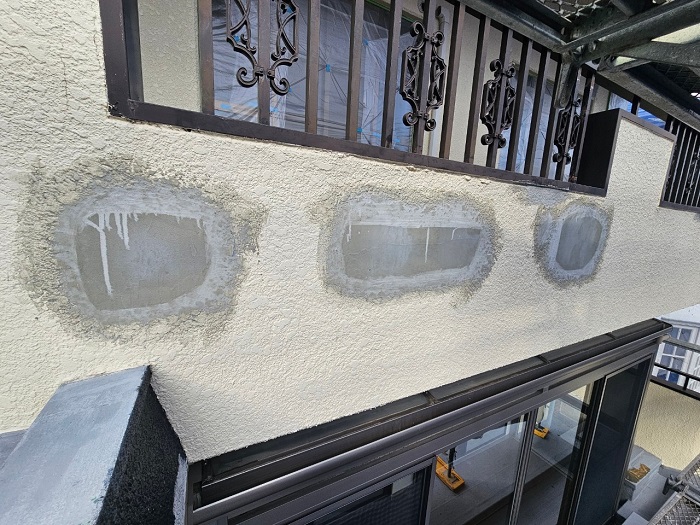 洲本市で外壁塗装工事としてモルタル壁のひび割れや浮を修理した後の様子