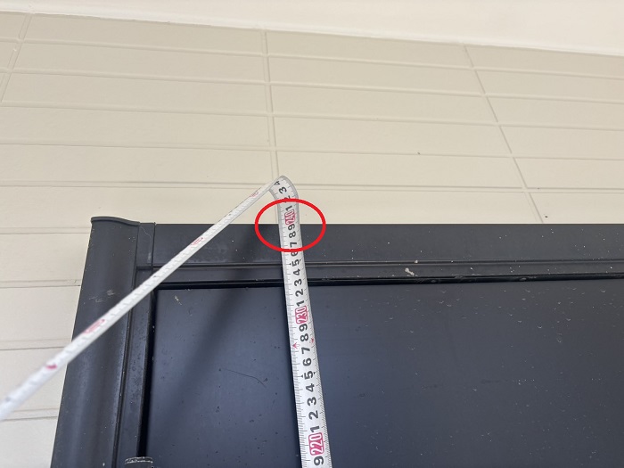 玄関ドアを採寸