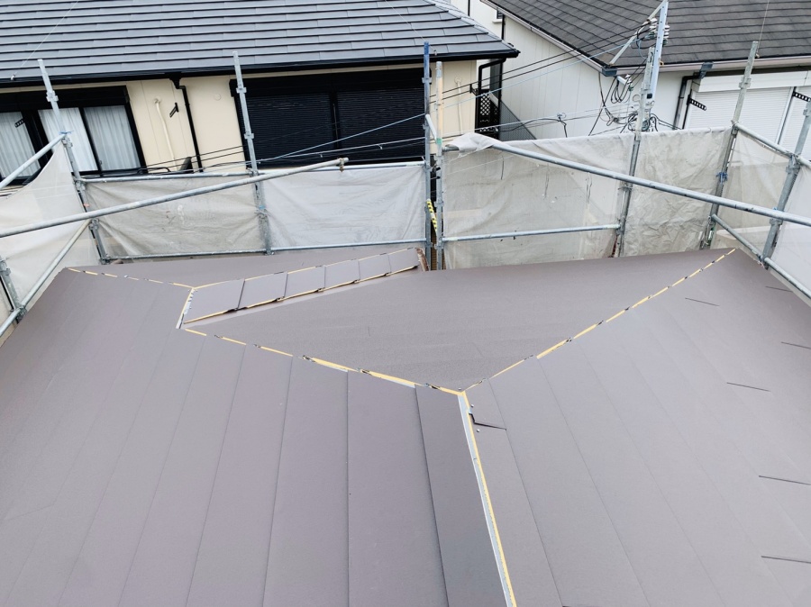 隙間なく葺いているガルテクト