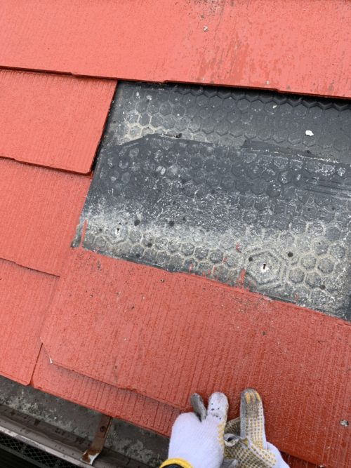 カラーベストを抜いている様子