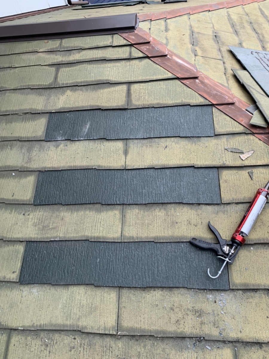 神戸市垂水区での屋根塗装前に新しいスレート屋根を差し替えた様子