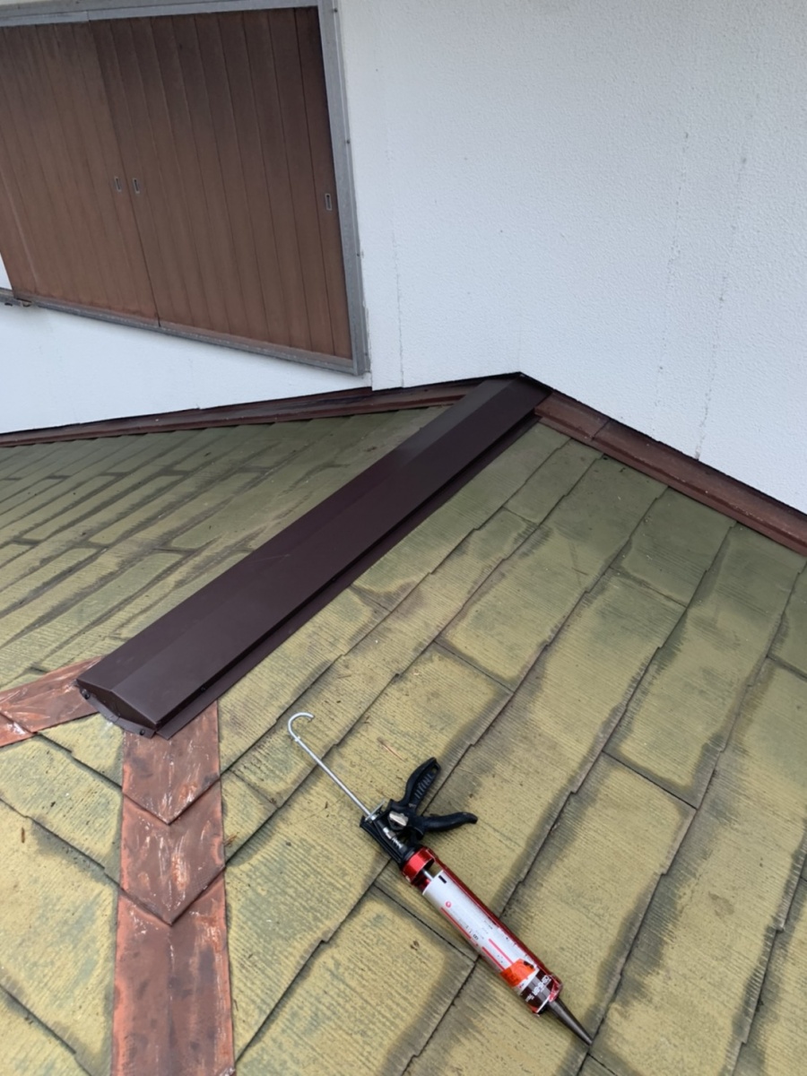神戸市垂水区での屋根塗装まえに棟板金を取り付けた様子