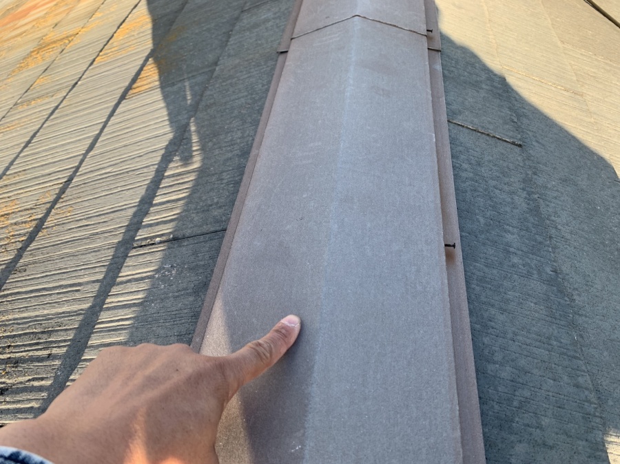 淡路市でのスレート屋根点検で棟板金をみていきます